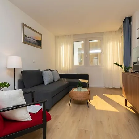 Cute Apartman *