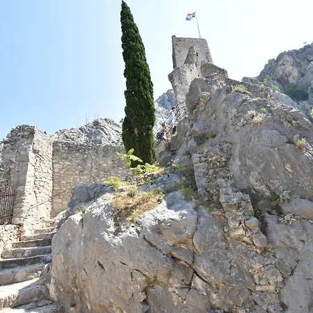 Cute Apartman Omis